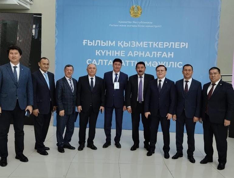 В столице прошло торжественное собрание, посвященное ко дню работников науки