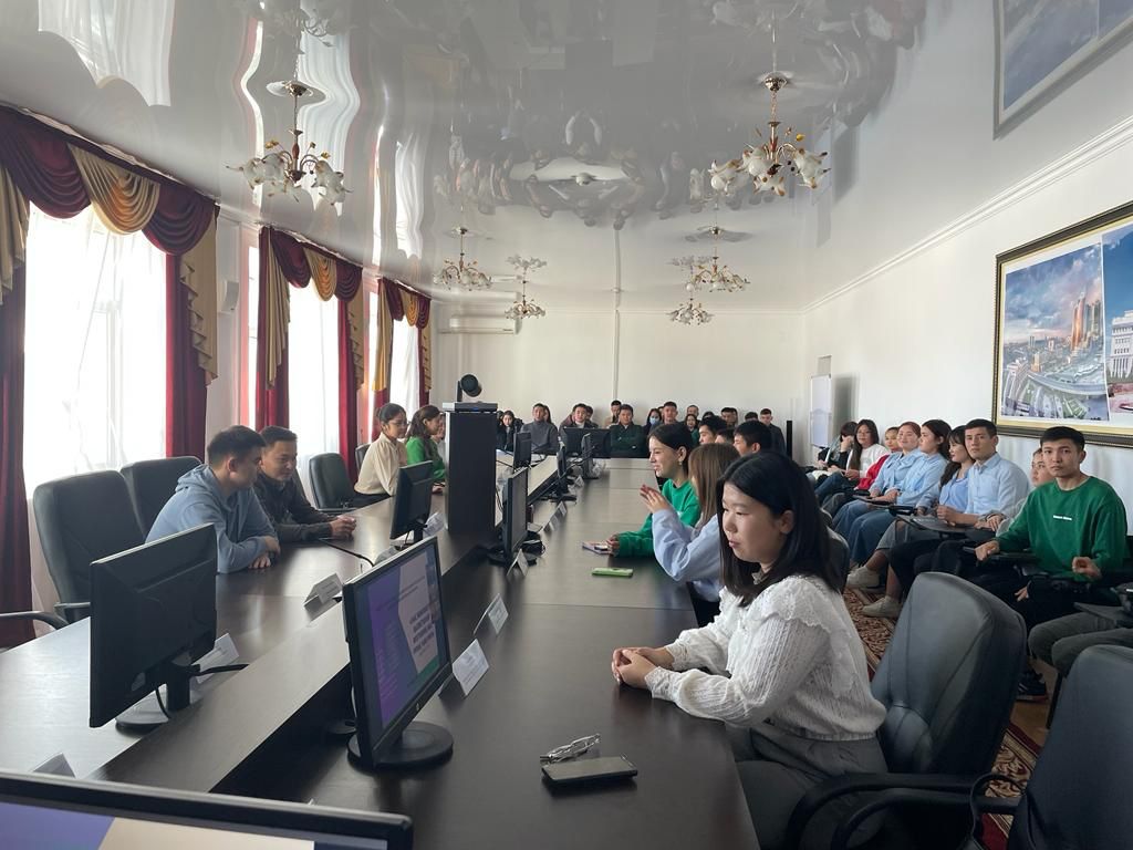 The role of the school for young civil servants for the younger generation