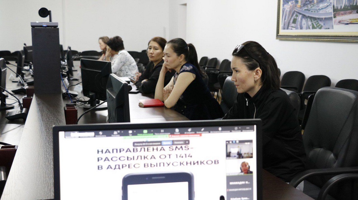 Жас мамандардың жұмысты өтеу міндеті туралы кездесу өтті