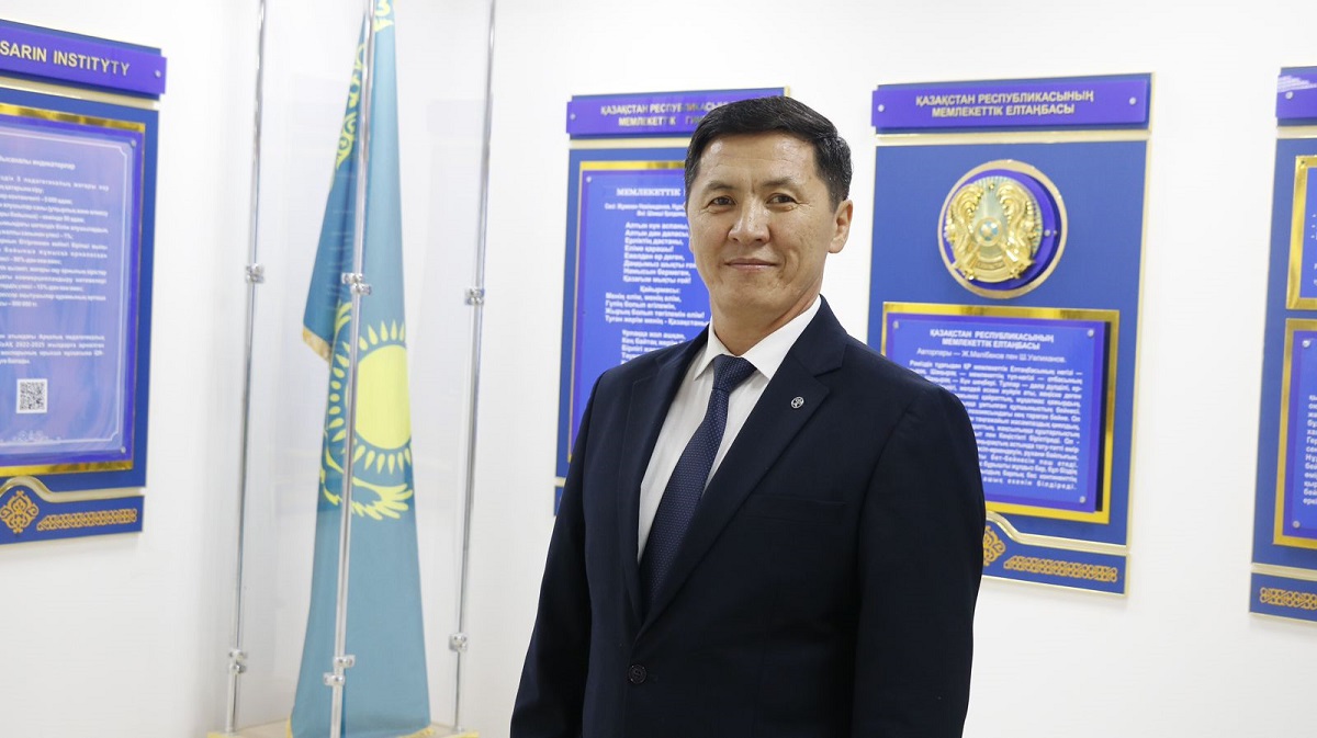 Поздравляем преподавателя Altynsarin institute со званием «Лучший преподаватель вуза»